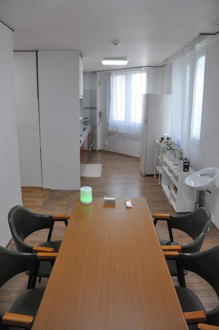 Gwangju Songjeong Station Guesthouse Gwangju Metropolitan City Exteriör bild