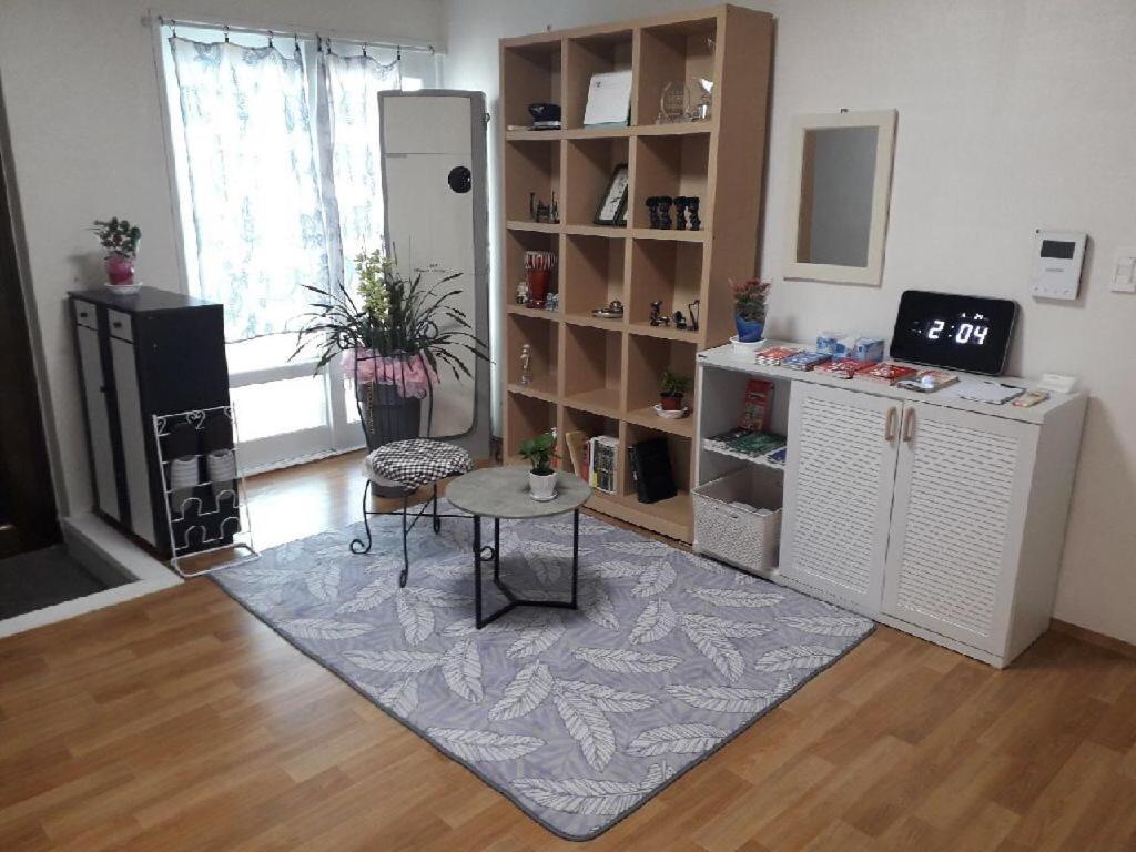 Gwangju Songjeong Station Guesthouse Gwangju Metropolitan City Exteriör bild